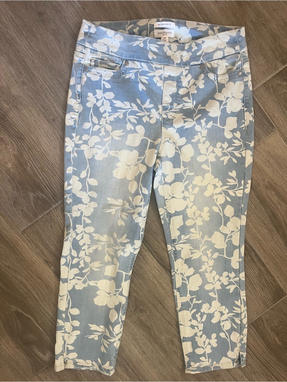 Westbound Light Blue and White Floral Cropped Jeans